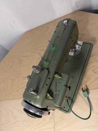 Máquina de coser Refrey Transforma 427