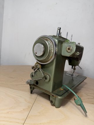 Máquina de coser Refrey Transforma 427