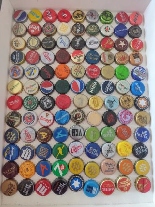 Lote de chapas de cerveza y refrescos