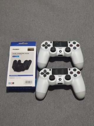 2 Mandos PS4 + Base Carga DOBE