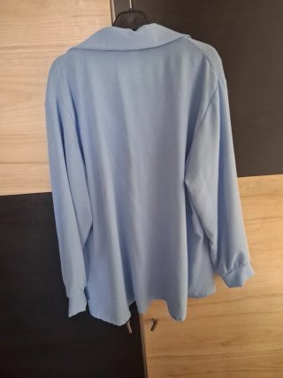 Blusa azul manga larga