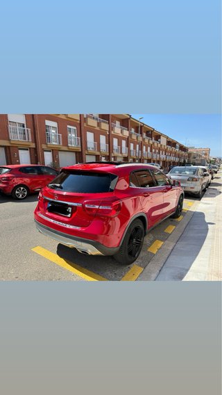 MERCEDES-BENZ GLA200 4 MATIC