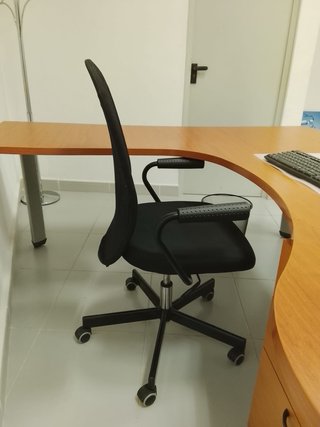 Puesto de trabajo profesional completo