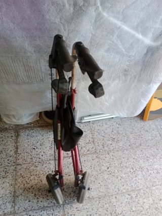 Andador para adultos con bolsa