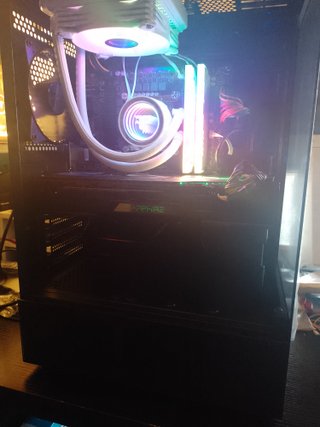 PC i5 13400F con RX Vega 64 8GB HBM2