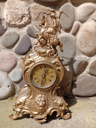 Reloj de mesa antiguo estilo Rococó