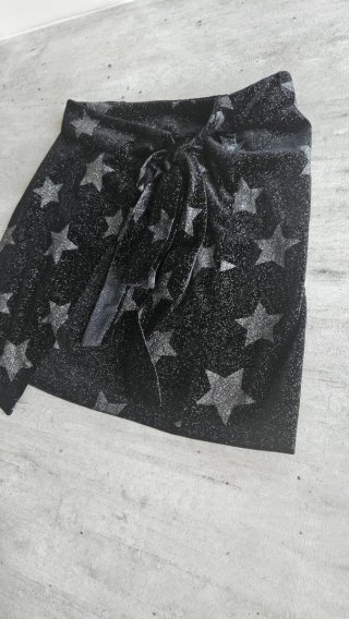 Pantaloncini corti neri con stelle