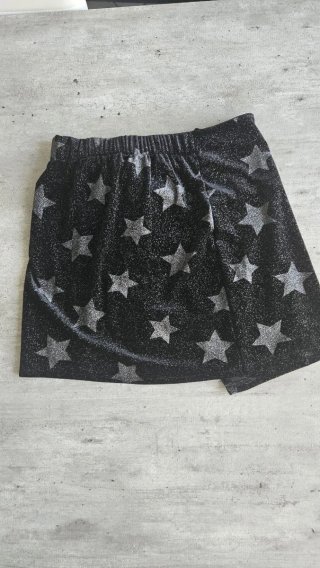 Pantaloncini corti neri con stelle
