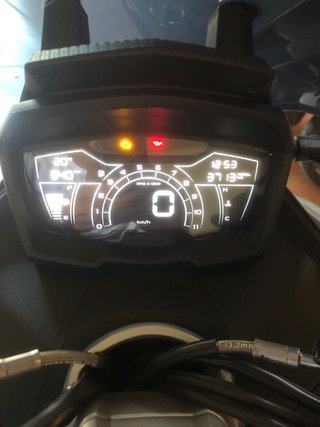 Maxi Scooter Negra y Gris