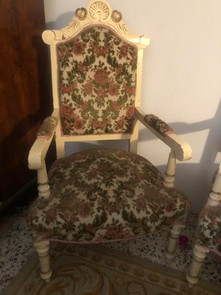 Sillón, sofá y sillas antiguas floral madera,