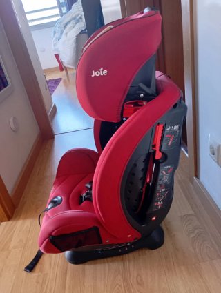 Silla de coche Joie Stages roja