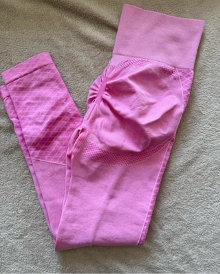 Leggings rosas con textura