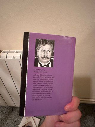 El templete de Nasse House / Agatha Christie