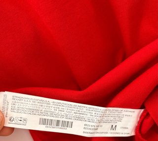 Camiseta Stradivarius manga larga roja