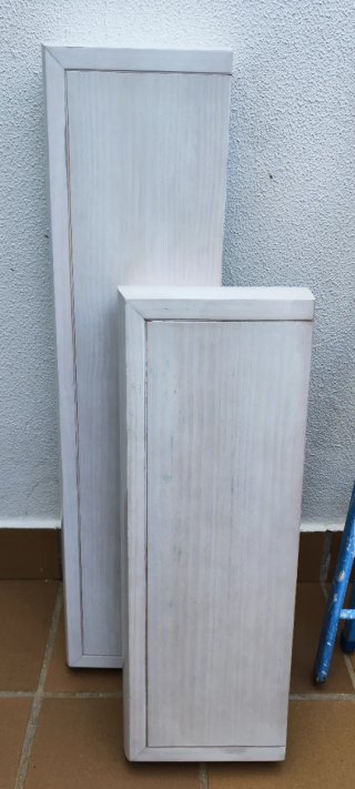 2 Baldas de Madera Blancas