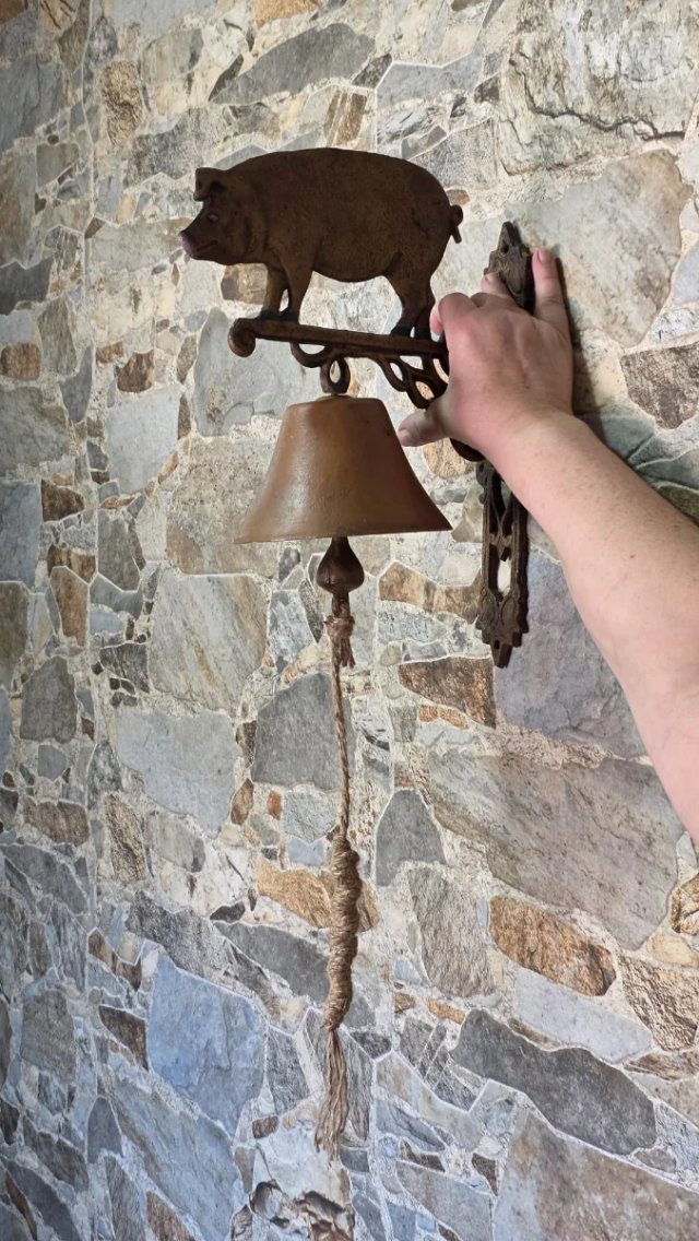 Campana Hierro Fundido Vintage Cerdo