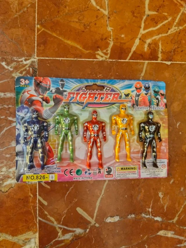 Juguetes varios + regalo triciclo de madera y