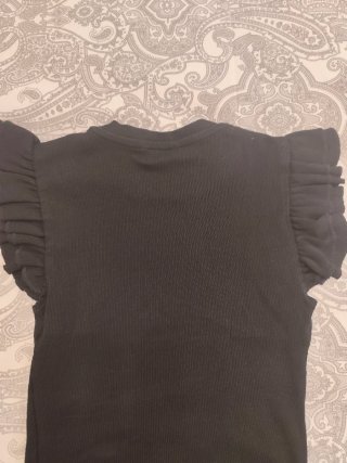 Camiseta Zara volantes manga corta