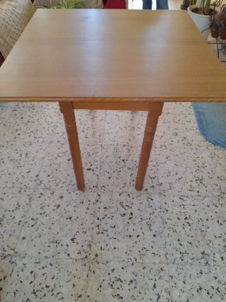 Mesa de cocina plegable de madera