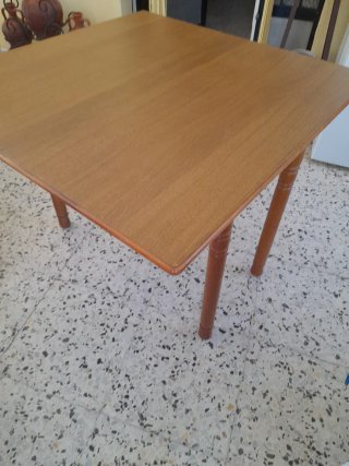 Mesa de cocina plegable de madera