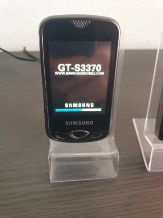 Confezione 2 Cellulari LG e Samsung Neri