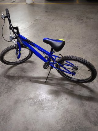 Bicicleta infantil azul