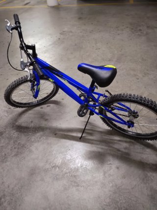 Bicicleta infantil azul