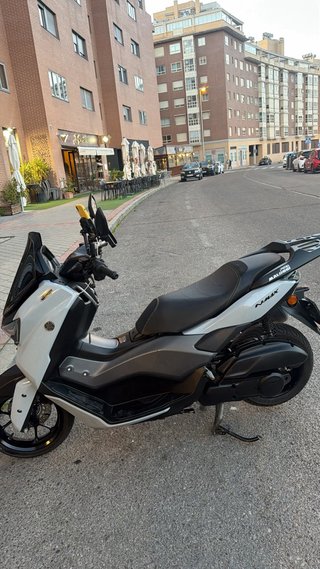 Yamaha Maxi Scooter Automática