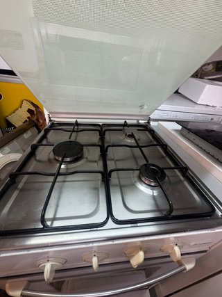 Cocina de gas con horno 4 fuegos segunda mano