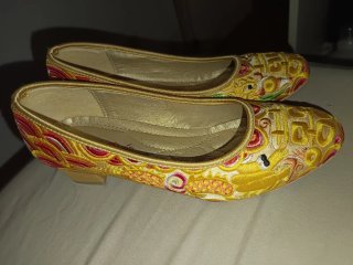 Zapatos bordados talla 38