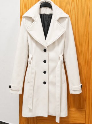 Abrigo blanco elegante