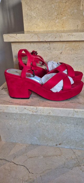 Zapatos de tacón rojos Green Coast talla 40