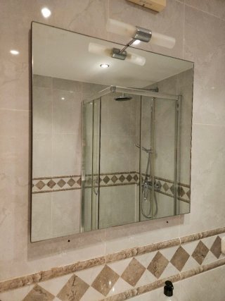 Specchio da bagno argentato e trasparente
