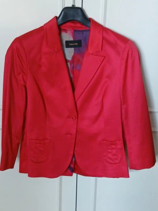 Chaqueta  Roja Ajustada Cadera