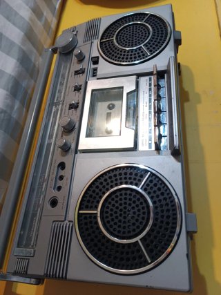 TOSHIBA RT-B712D Boombox Radio Cassette