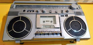 TOSHIBA RT-B712D Boombox Radio Cassette