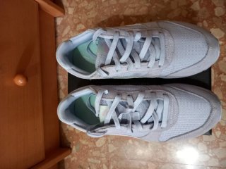 Zapatillas Puma grises y rosas