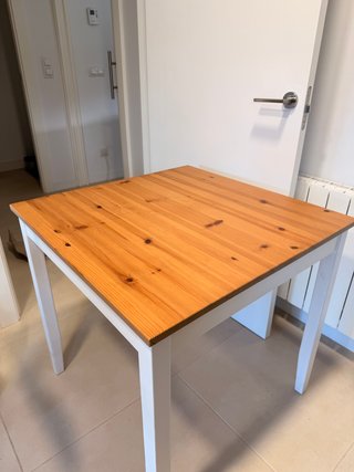 Mesa 80x80cm y 2 Sillas Madera