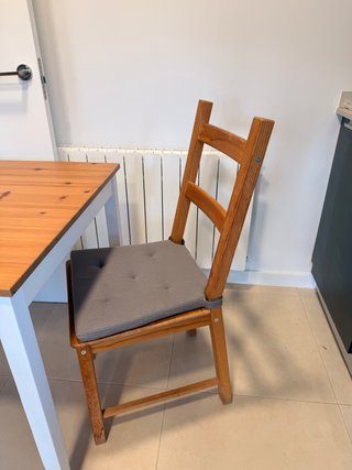 Mesa 80x80cm y 2 Sillas Madera