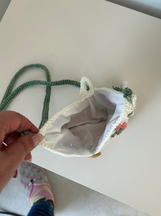 Bolso de crochet con flor