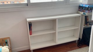 Dos estanterías Blancas Ikea. 20 cada una.