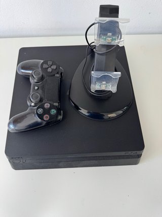 Consola PS4 Negra + Mando y Cargador