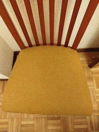 Mesa redonda extensible y 7 sillas madera