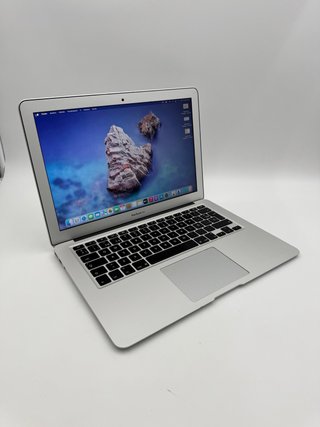 MacBook Air Intel i5 8GB 128GB Monterey