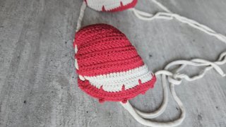 Costume uncinetto rosso e bianco