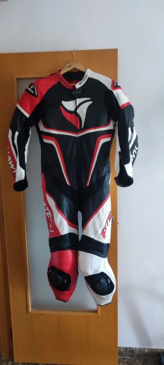 Mono R-Tech Negro, Rojo y Blanco