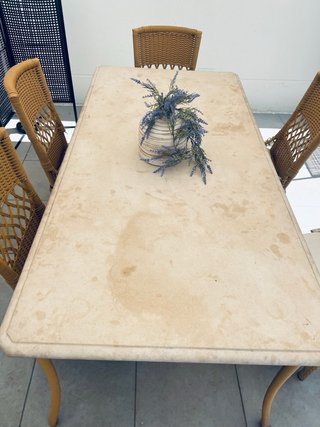 Mesa y  5 Sillas de Jardín