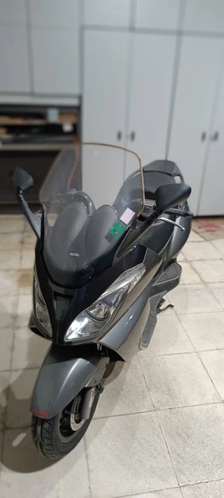 Aprilia Arrecife 125cc Gris Maxi Scooter