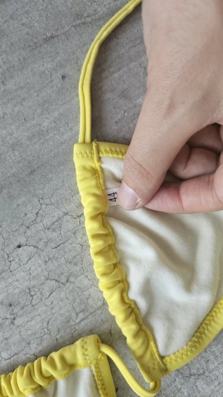 Top bikini giallo