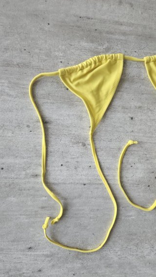 Top bikini giallo